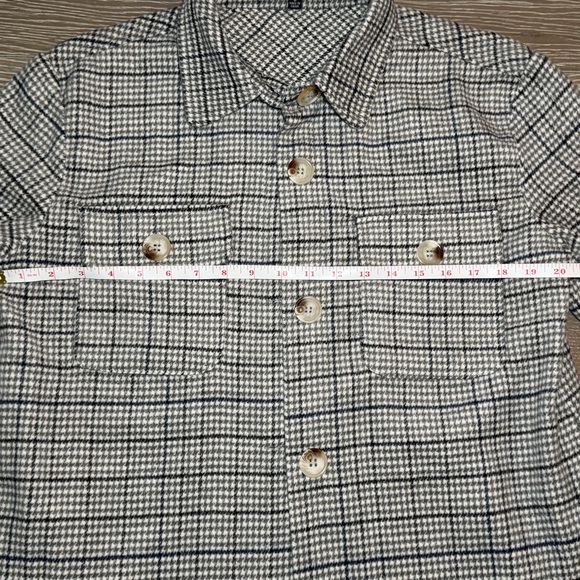 Camellia Houndstooth Plaid Button-Up Shacket – Size S ( OVERSIZED ) - Picture 2 of 7